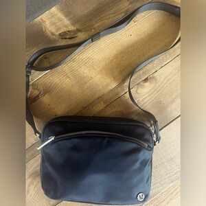Lululemon city adventurer crossbody bag